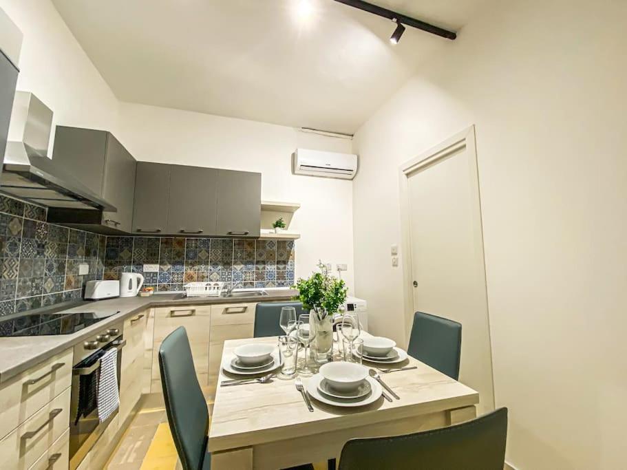 Earthly Escape 7 - Sliema Strand, Gzira מראה חיצוני תמונה